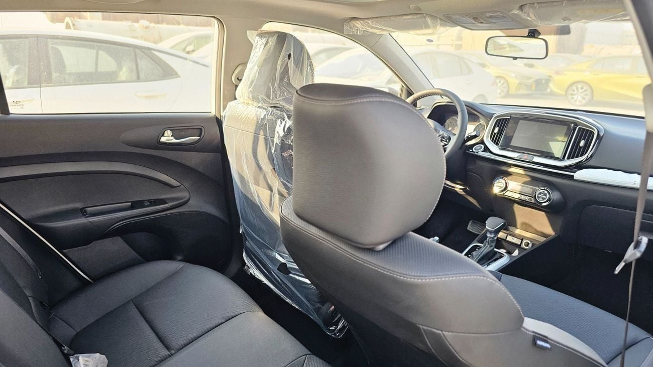 كيا KX1 Kia KX1 DUAL TONE 1.4L V4 PETROL CVT WITH SUNROOF PUSH START DVD CAMERA