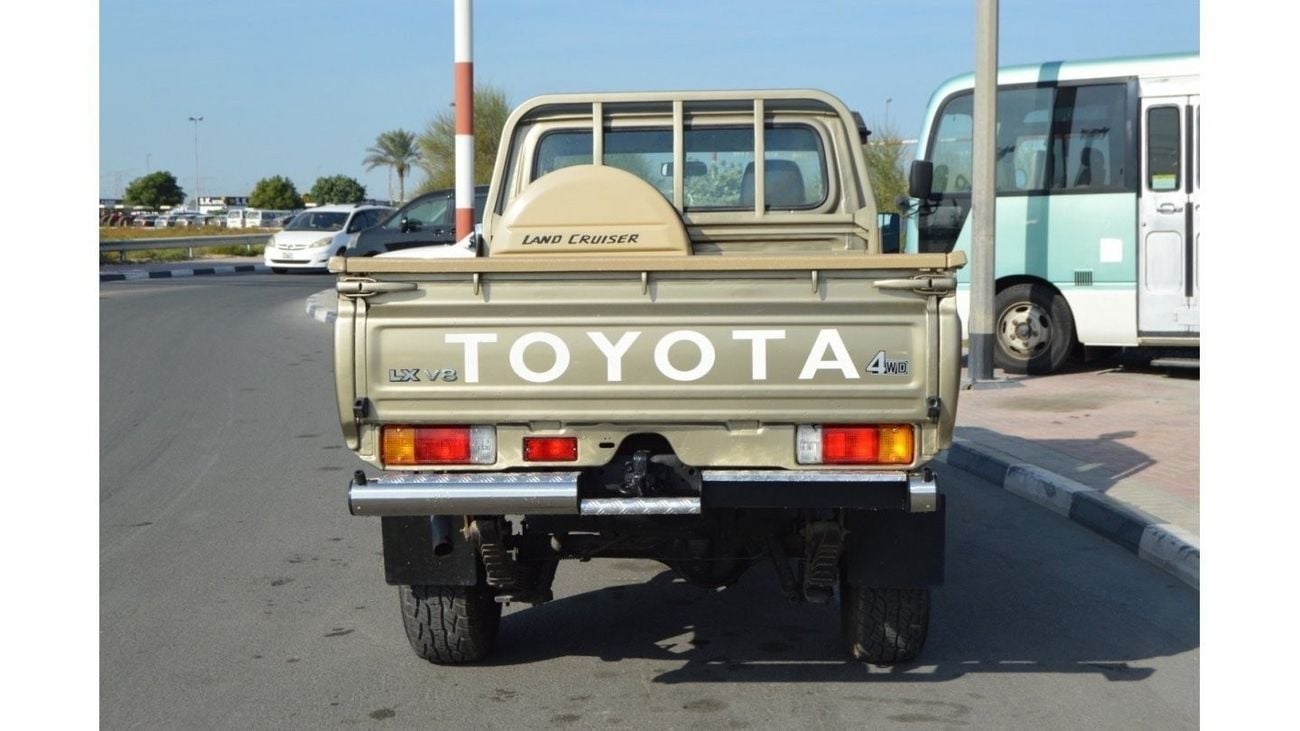 تويوتا لاند كروزر بيك آب Full option clean car