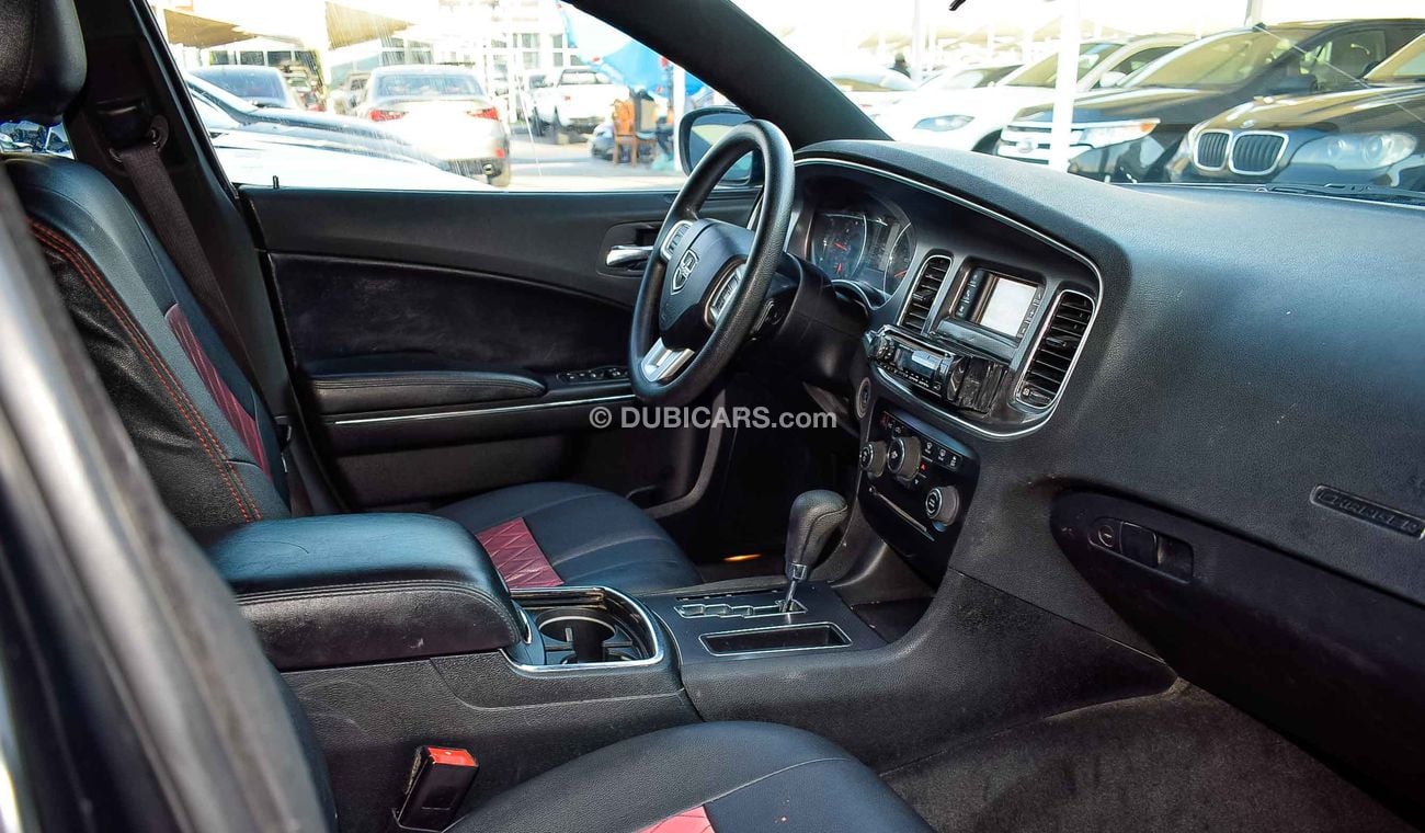 دودج تشارجر 2012 V6 American specs Full automatic