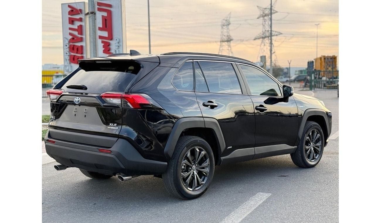 Toyota RAV4 Hybrid XLE 2.5L premium,Sunroof,limited Rims