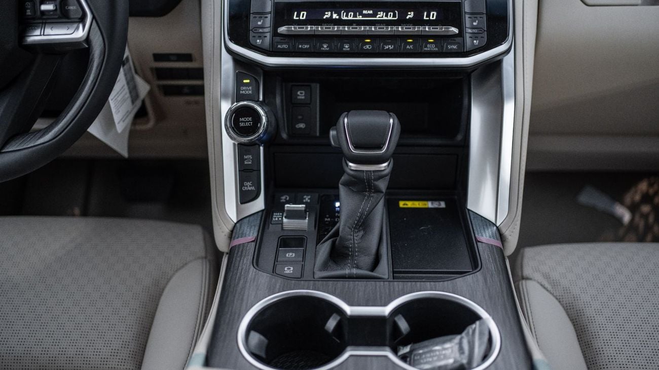 تويوتا لاند كروزر 2026 Toyota Land Cruiser 300 VXR 3.5L AT Hybrid (Bronze-Beige)