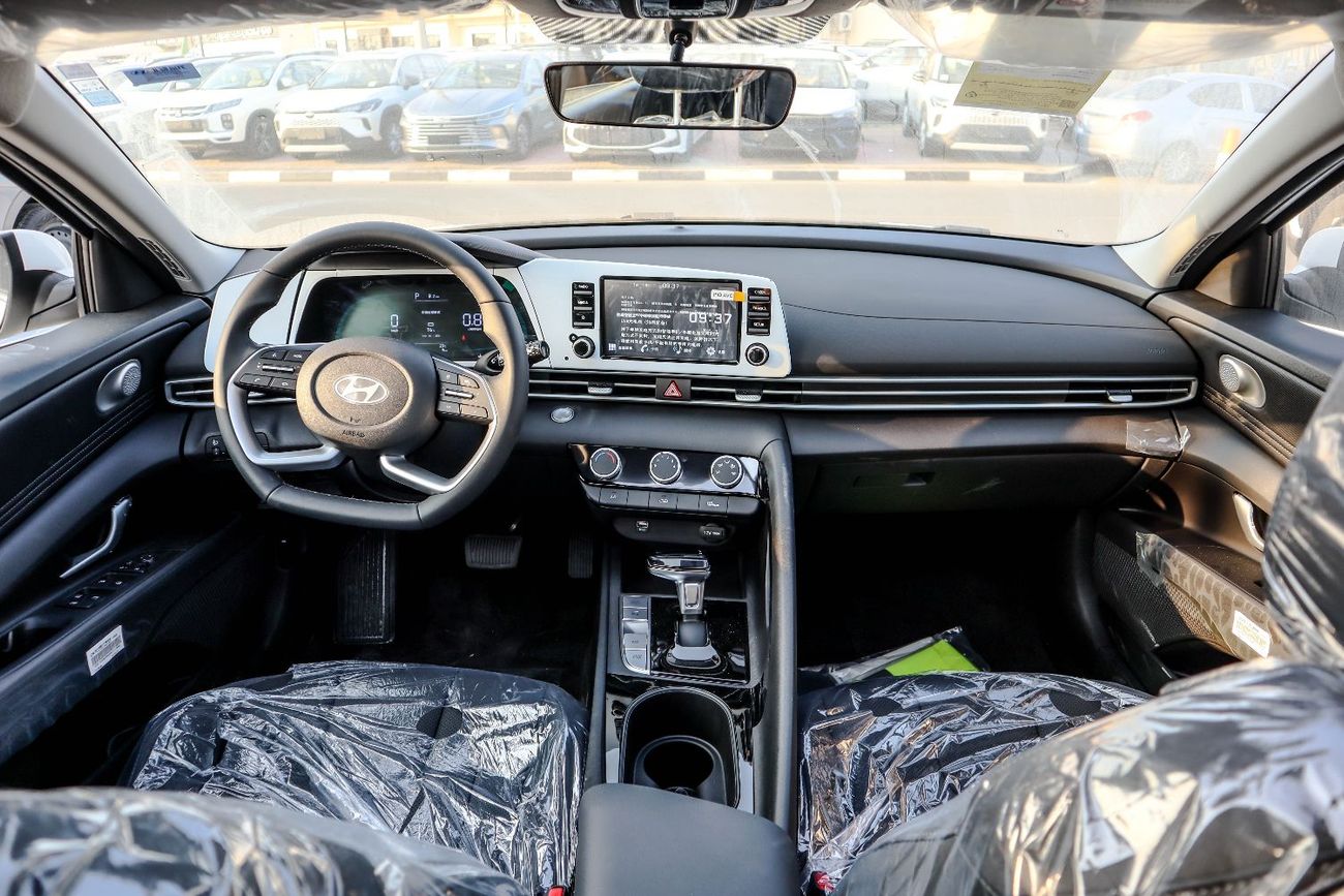 Hyundai Elantra Hyundai Elantra Elite – 1.5L Petrol – Automatic – 2025 Model – Chinese Specifications