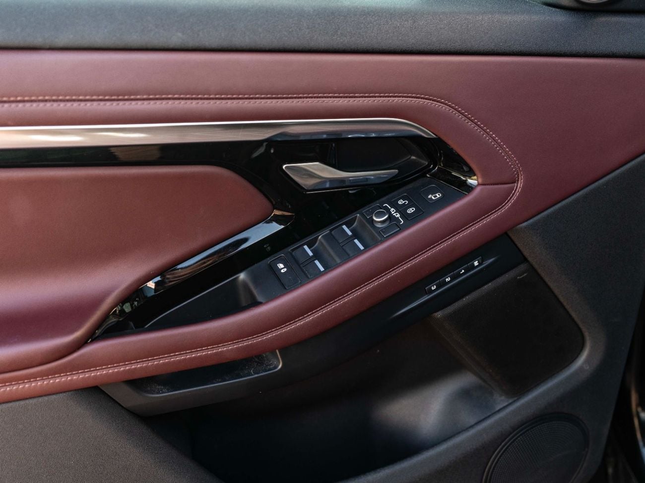 لاند روفر رانج روفر إيفوك P250 2.0L (245 HP)