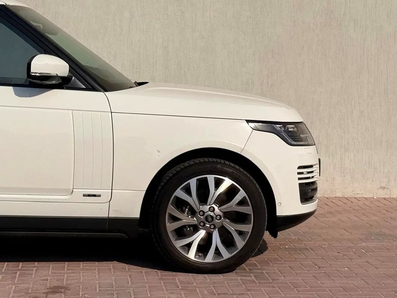 Land Rover Range Rover Vogue SE Supercharged | GCC Specs