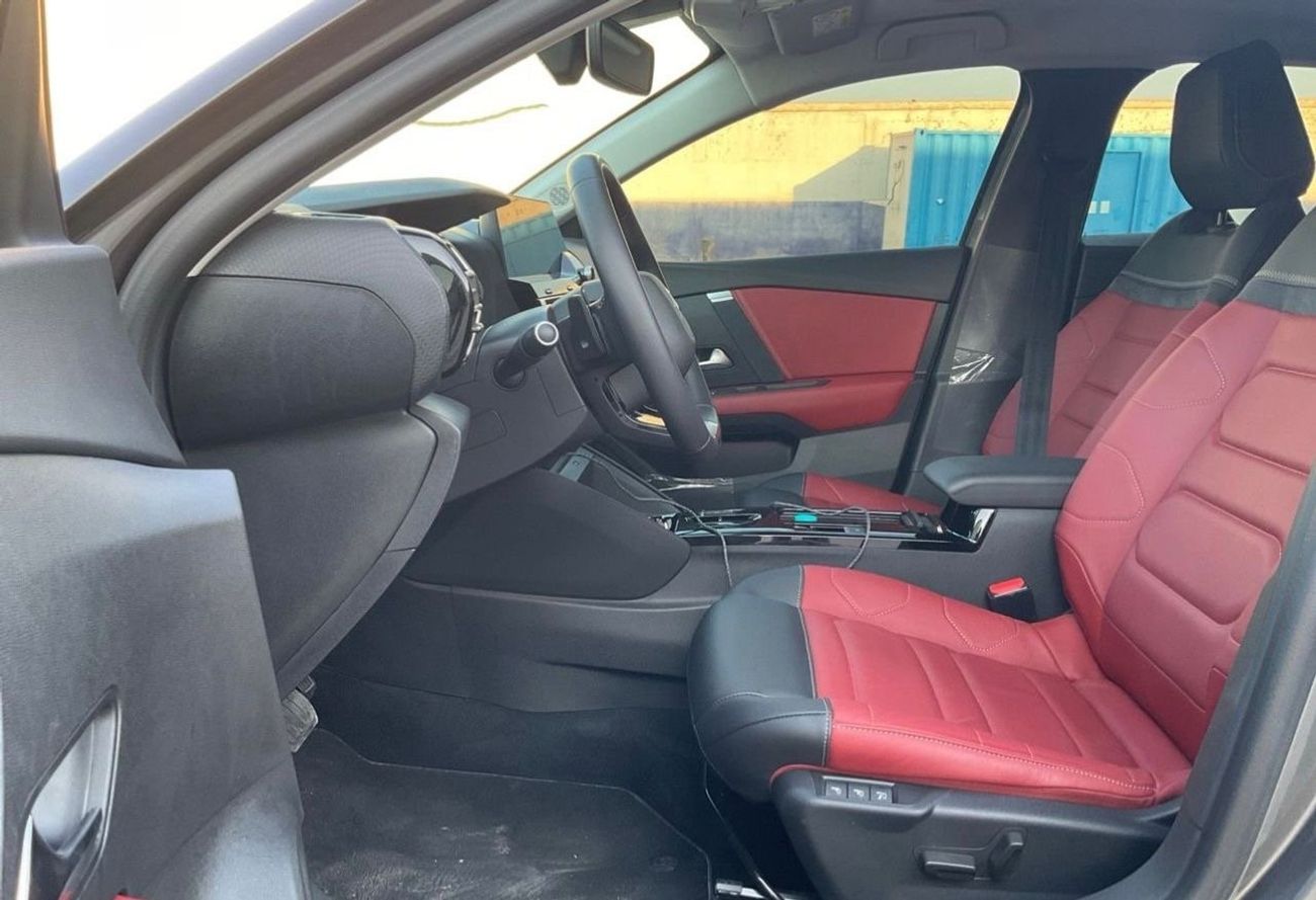 Citroen C4 Citroen C4- 2023 | GCC | Top Option | Agency Maintained | Service Contract | Under Warranty