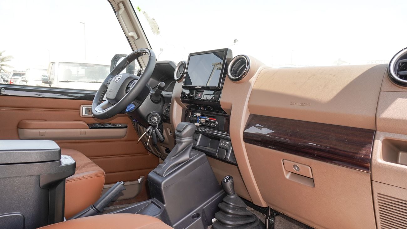 تويوتا لاند كروزر 70 LX 4.0L V6 A/T