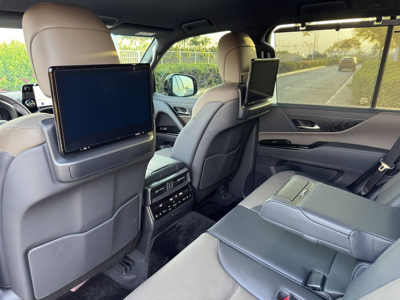 Lexus LX 700h Signature