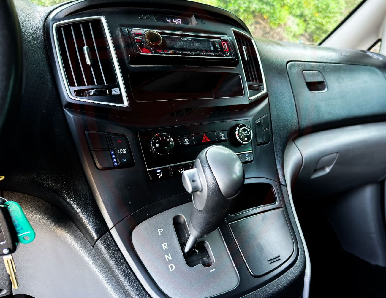 Hyundai H-1 Hyundai H1 | 2.4 L | 2020 | GCC | Accident-Free | In Excellent Condition | 924 P.M