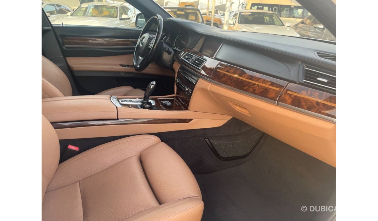 BMW 750Li Executive BMW 750 Li_TWIN POWER TERBO _GCC_2015_Excellent Condition _Full option