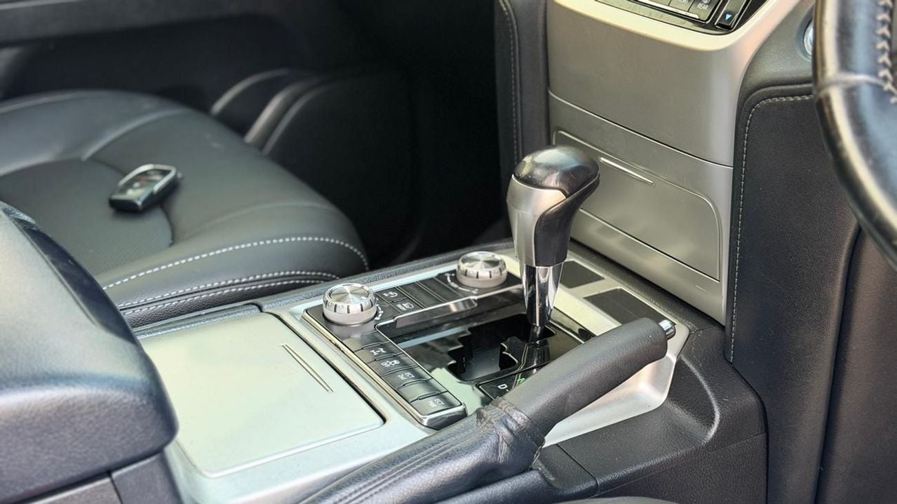 Toyota Land Cruiser PUSH START | SUNROOF | AUTO TRANSMISSION | 4.5L | POWER WINDOWS |