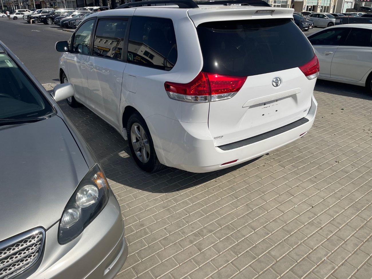 تويوتا سيينا LE VCC paper