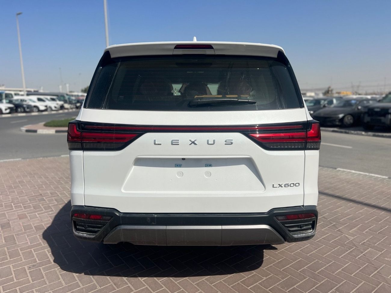 Lexus LX 600 Signature 3.5L ( CYL)