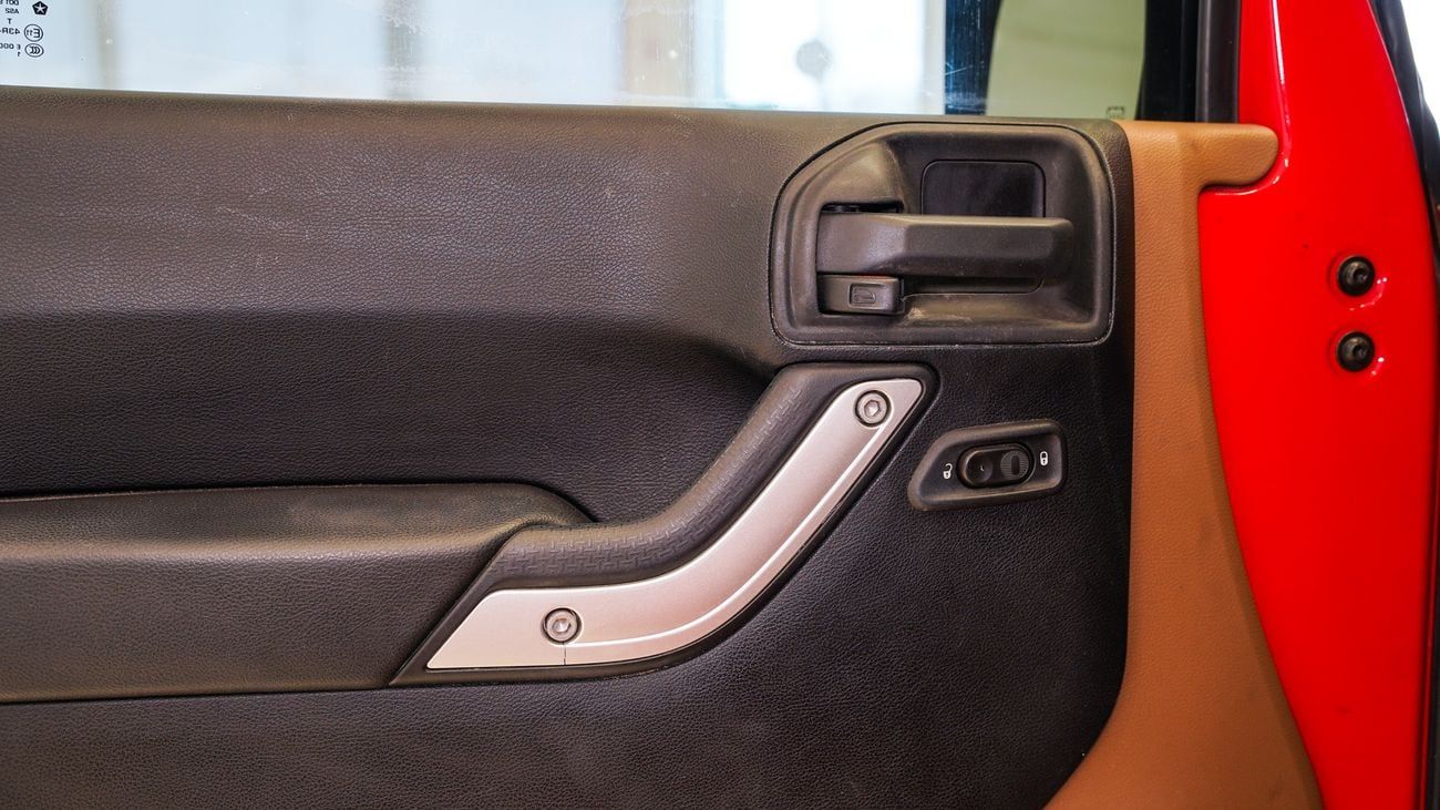 Jeep Wrangler Sahara 3.6L A/T Sahara 3.GCC6L A/T