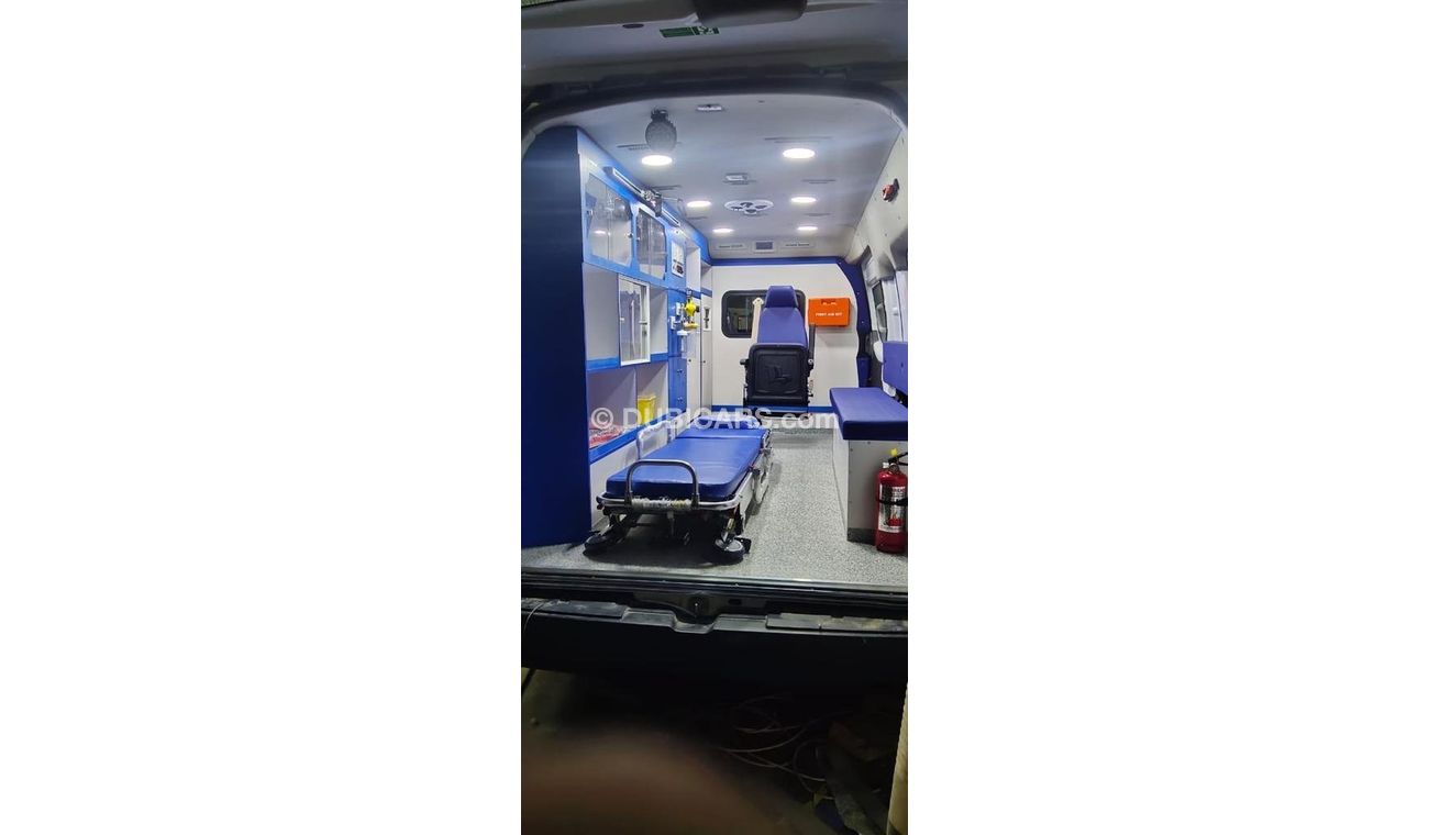 نيسان أورفان 2021 Nissan Urvan 2.5L Petrol AMBULANCE Van with Manual Transmission | Export Only
