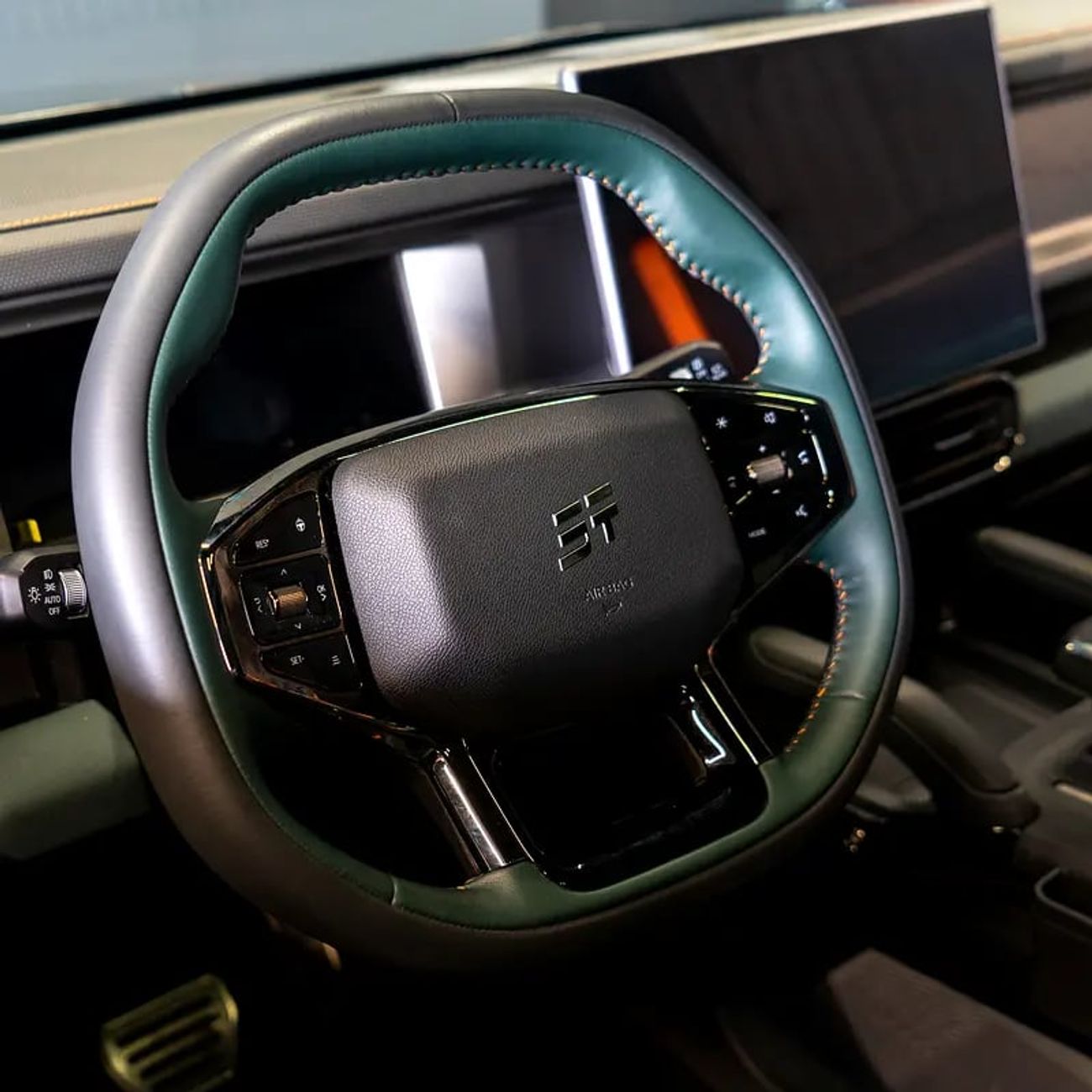 Jetour T2 Luxury 2,299 pm • 0% Downpayment • • 1 Year Warranty