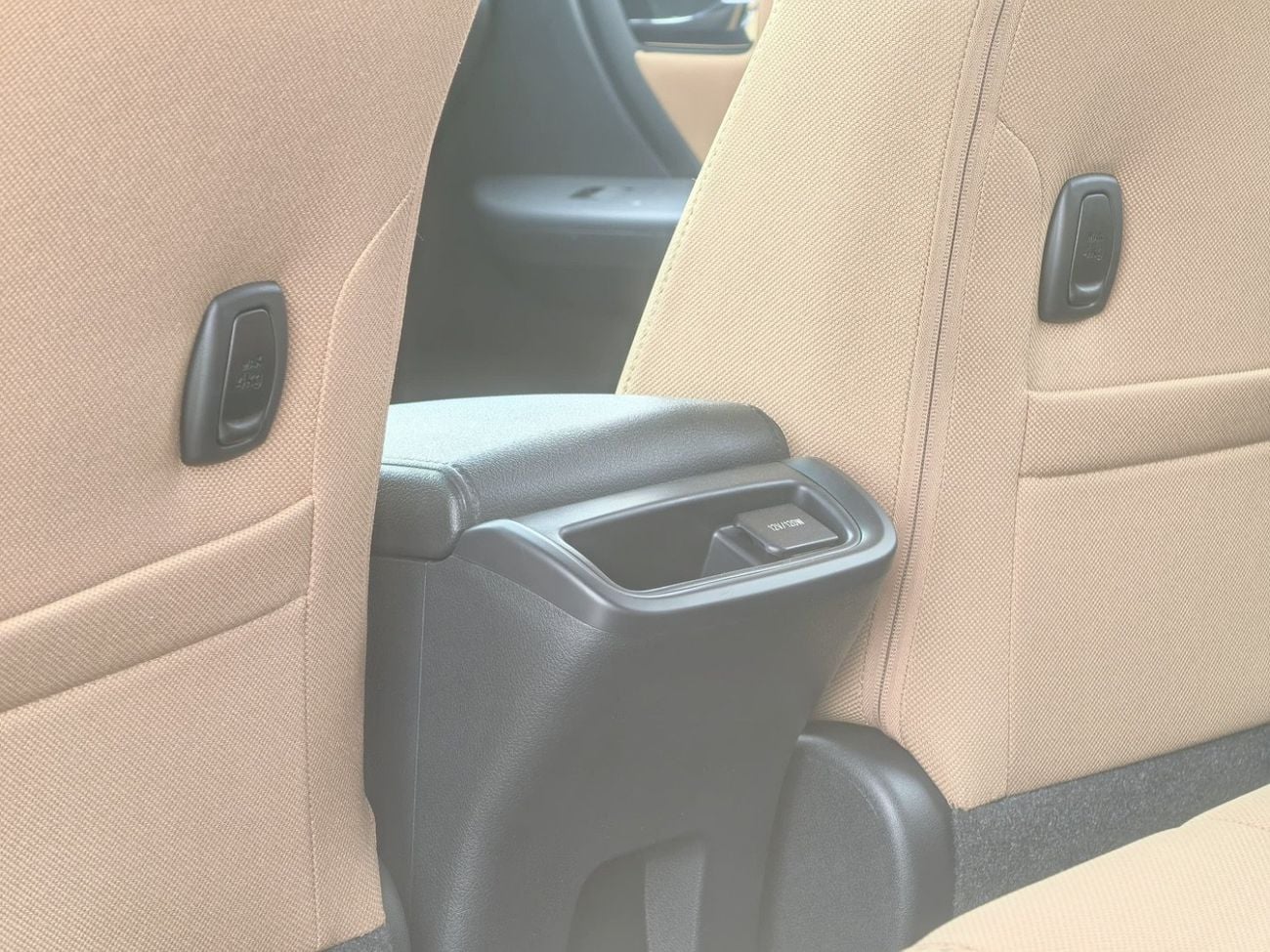 Toyota Fortuner EXR FORTUNER,2.7L,PETROL,4X4,MANUAL AC,ROOF RACK,FR SCREEN+RR CAM,A/T,2026MY ( FOR EXPORT ONLY)