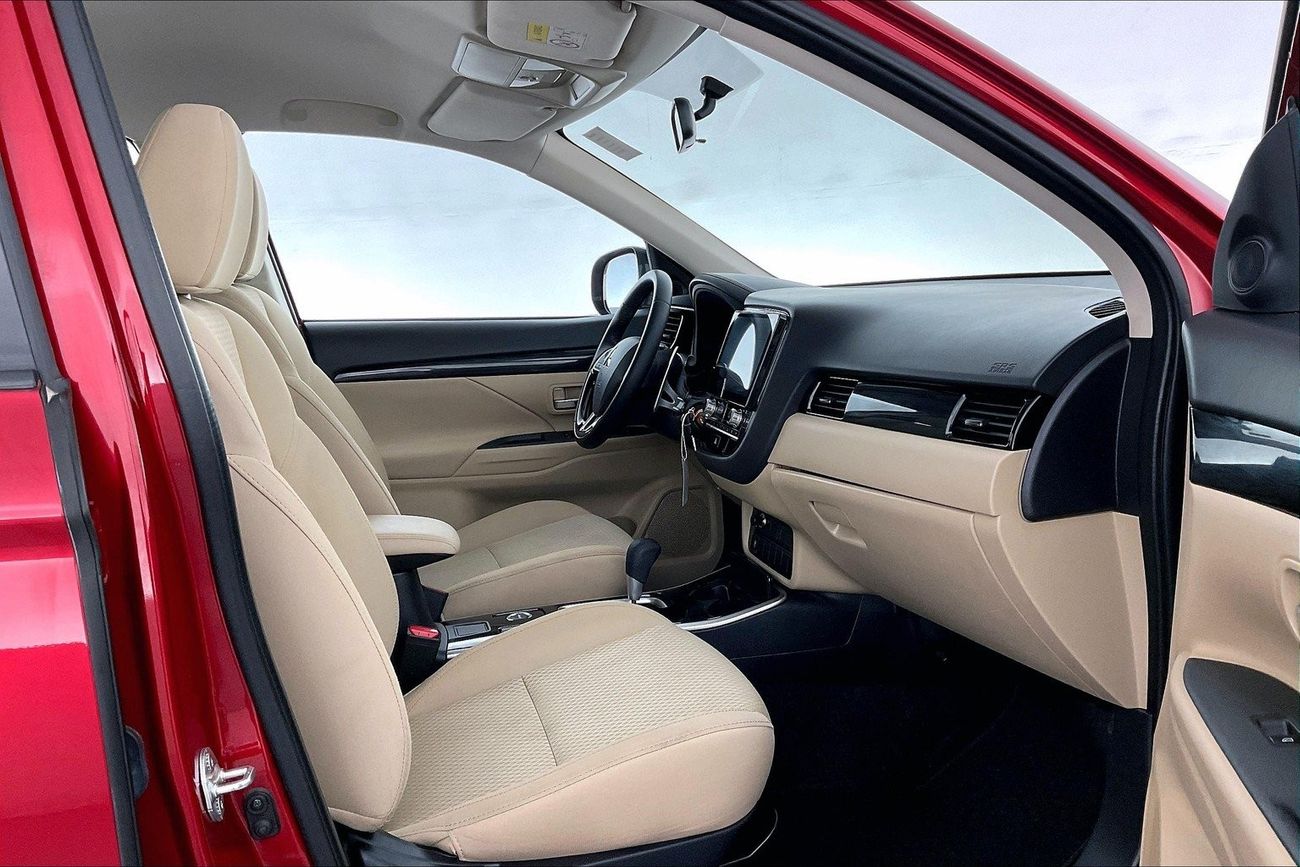 ميتسوبيشي آوتلاندر GLX Basic | سنة ضمان مجانية | خالية من أضرار الفيضانات