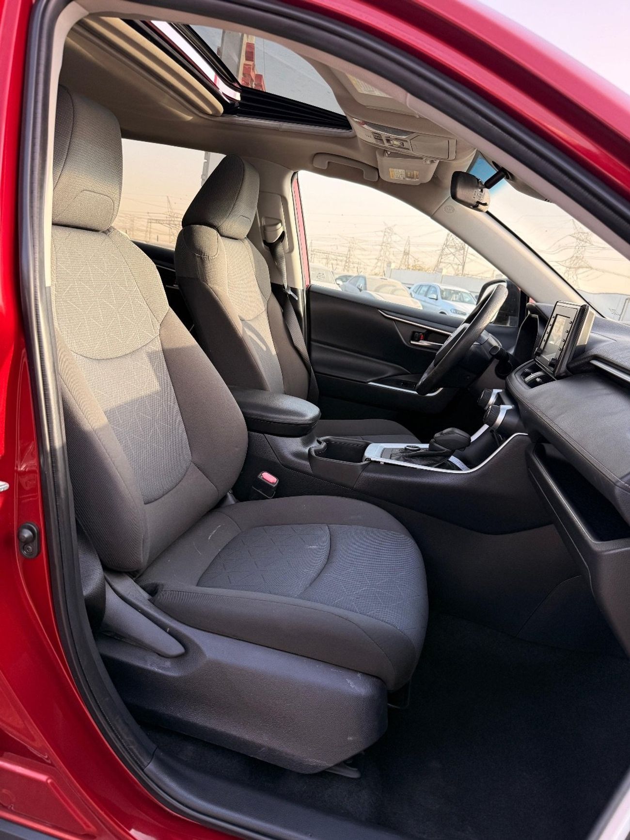 تويوتا راف ٤ XLE 2.5L