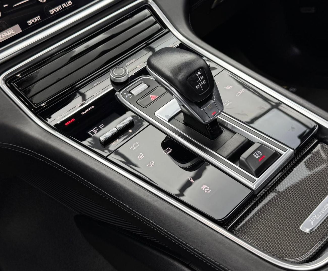 Porsche Panamera Turbo 4.0L RWD 2017 Porsche Panamera Turbo, Porsche Full Service History, Excellent Condition, GCC