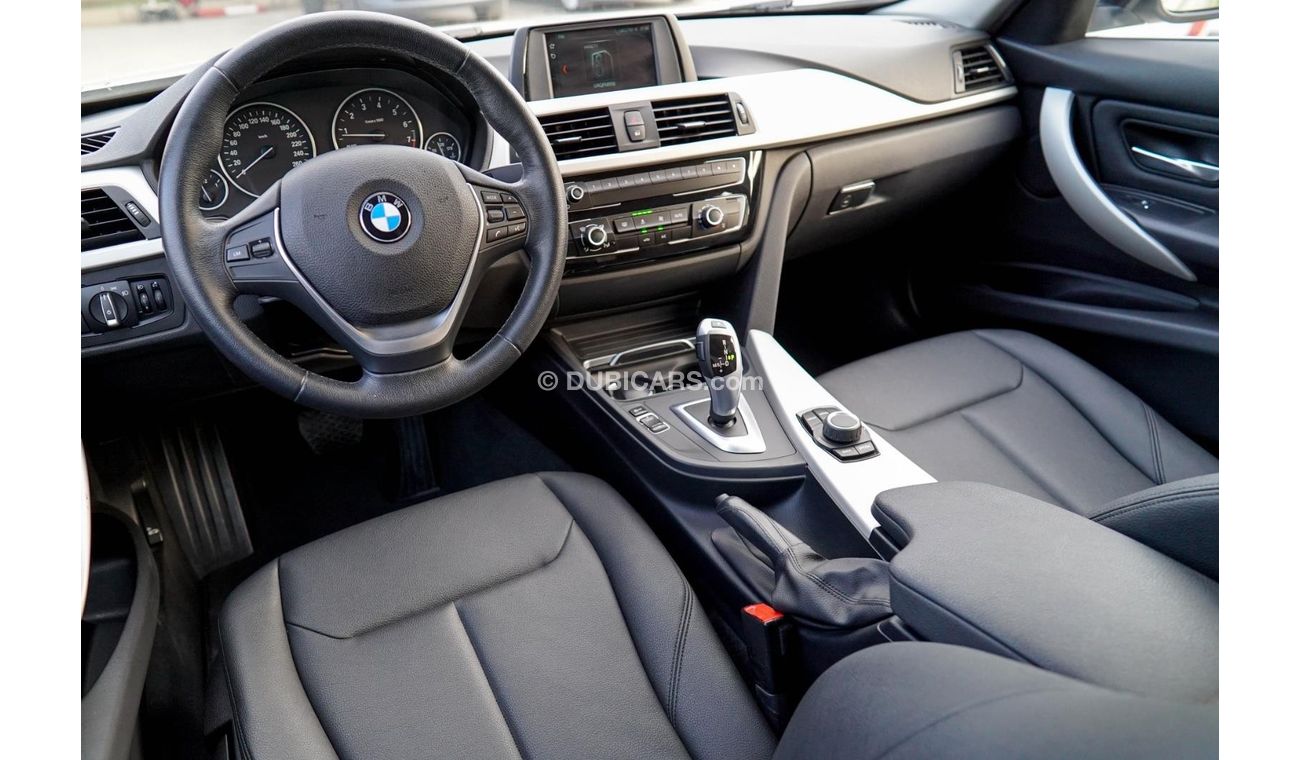 BMW 320i F30