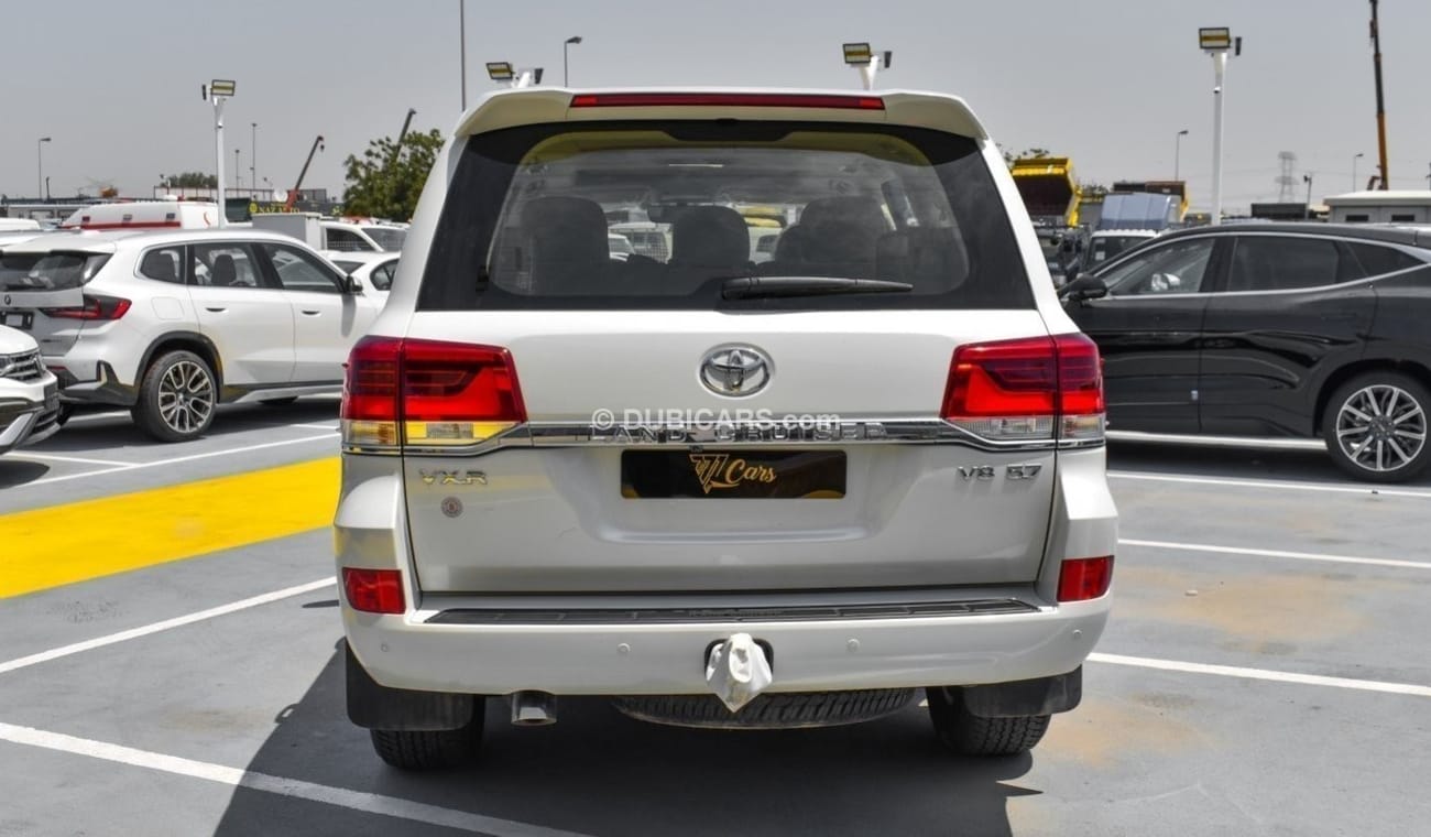 Toyota Land Cruiser TOYOTA LAND CRUISER VXR | 5.7L V8 | 2020 | GCC