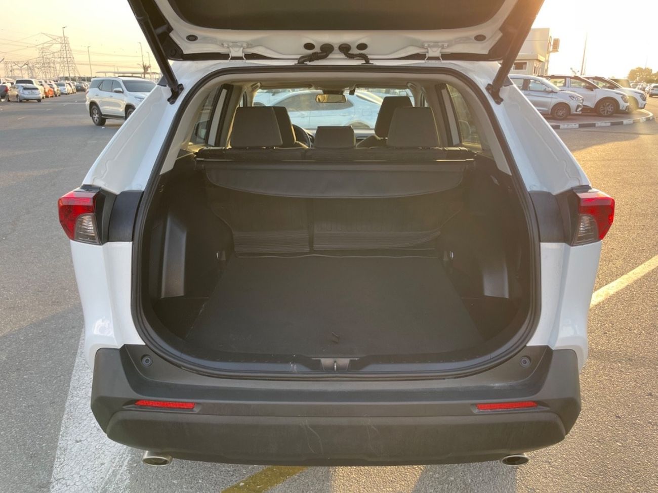 Toyota RAV4 VXR HEV 2021 TOYOTA RAV4 XLE HYBRID FULL OPTIONS IMPORTED FROM USA