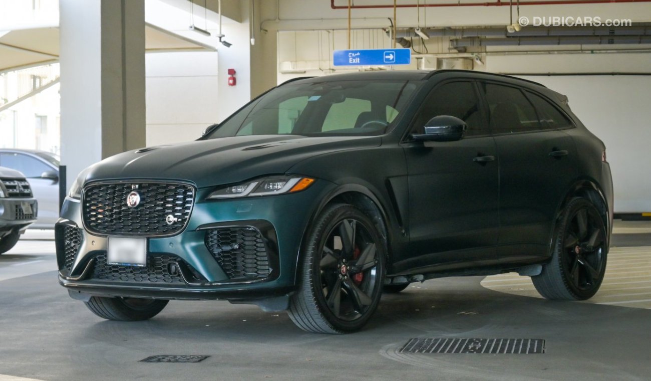 Jaguar F-Pace 5.0L V8 SVR (550 PS)