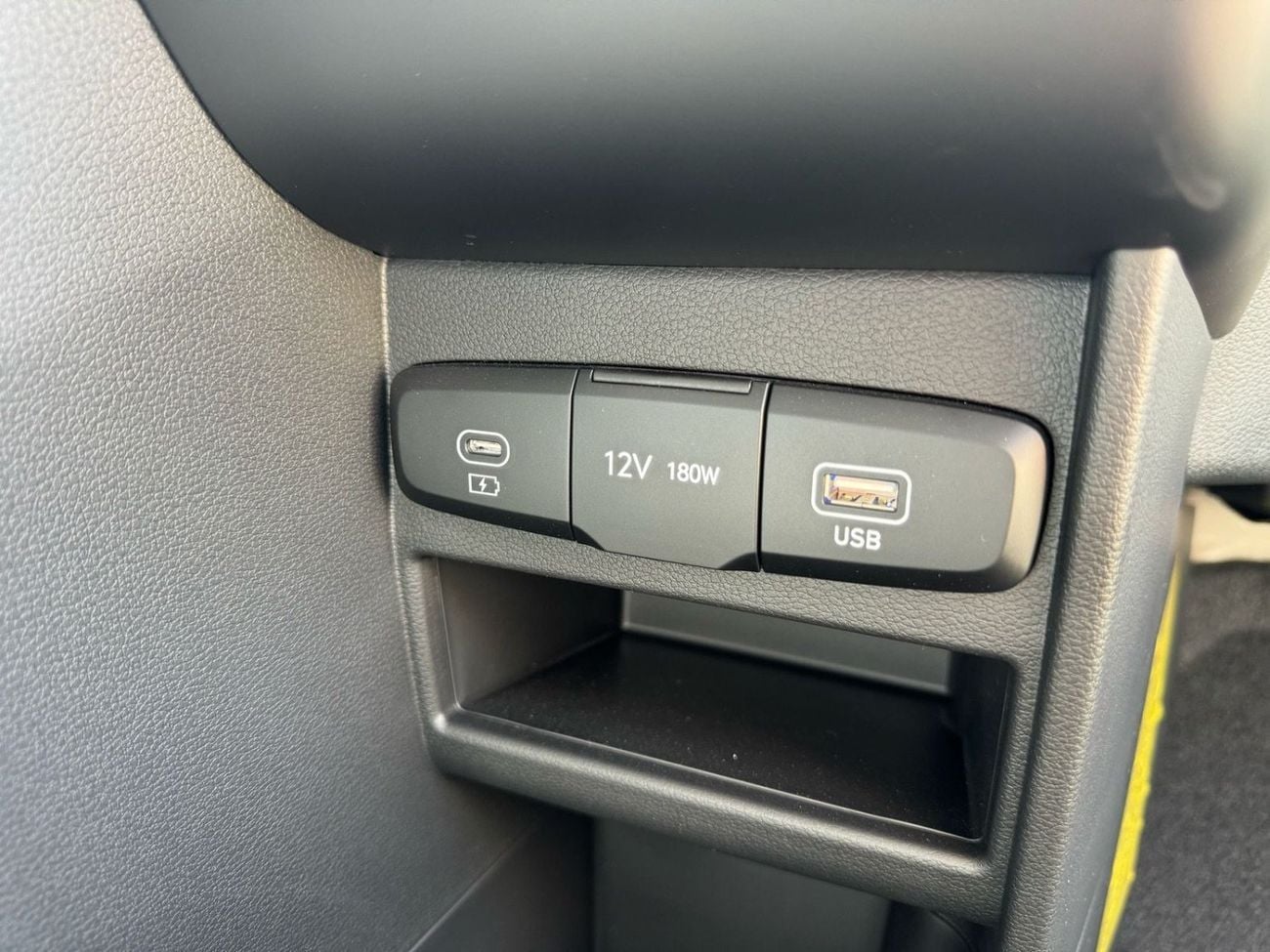 هيونداي ستاريا COMFORT HYUNDAI STARIA 2.2L ( DSL) - 2025
