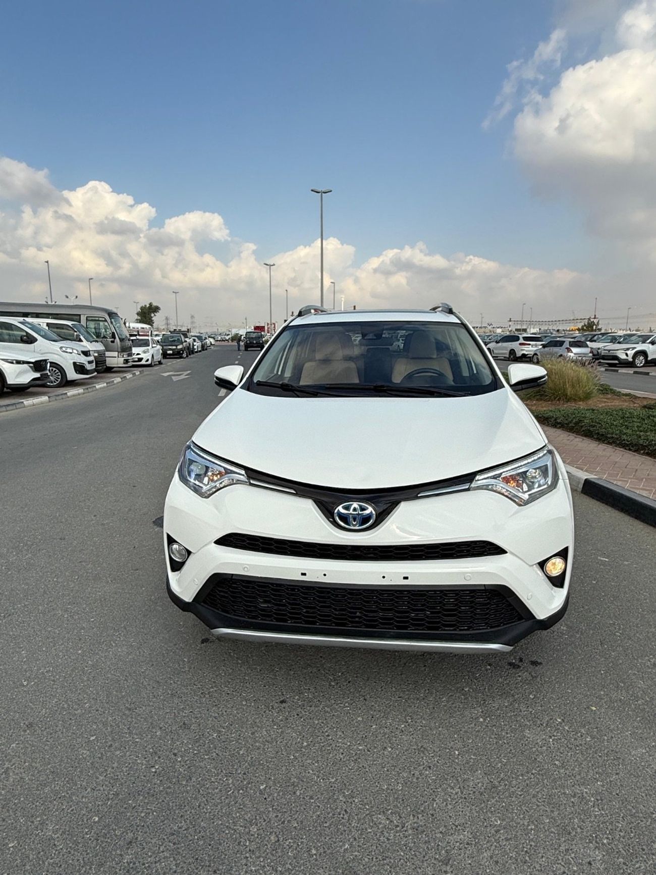 Toyota RAV4 2018 TOYOTA RAV4 XLE HYBRID