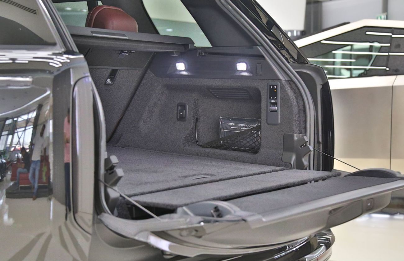 Land Rover Range Rover V6 plug-in Hybrid P550e German Specification