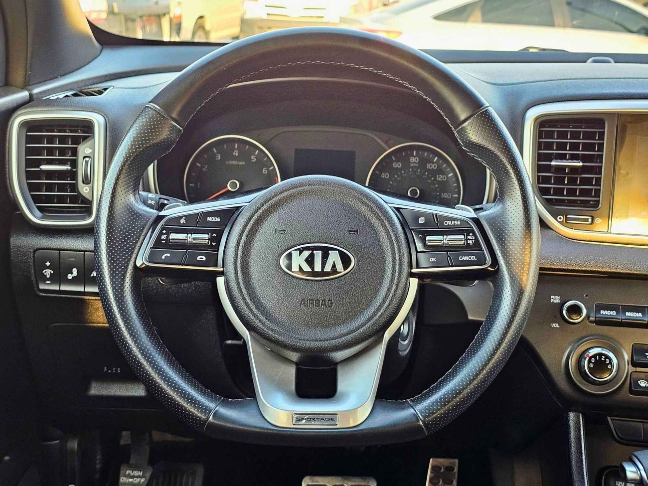 كيا سبورتيج S/ AWD/ RADAR/ LANE ASSIST/ LEATHER/ DVD CAMERA/ LOT# 55971