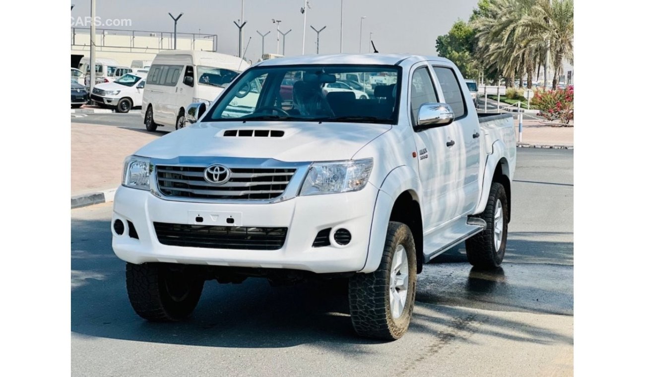 Toyota Hilux SR5 Manual Gear