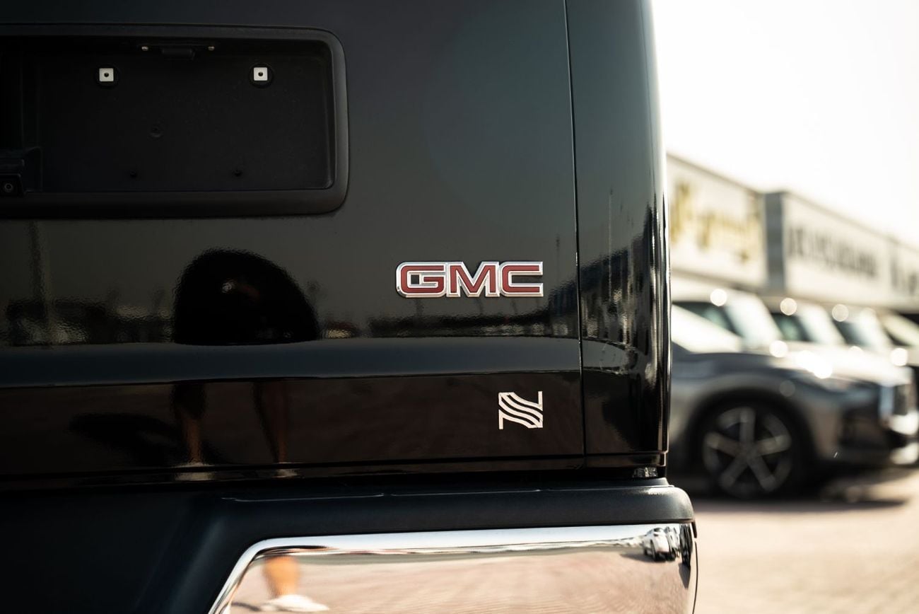 GMC Savana 3500 Cargo Extended Wheelbase 2023 GCC 6.6L V8 0Kms