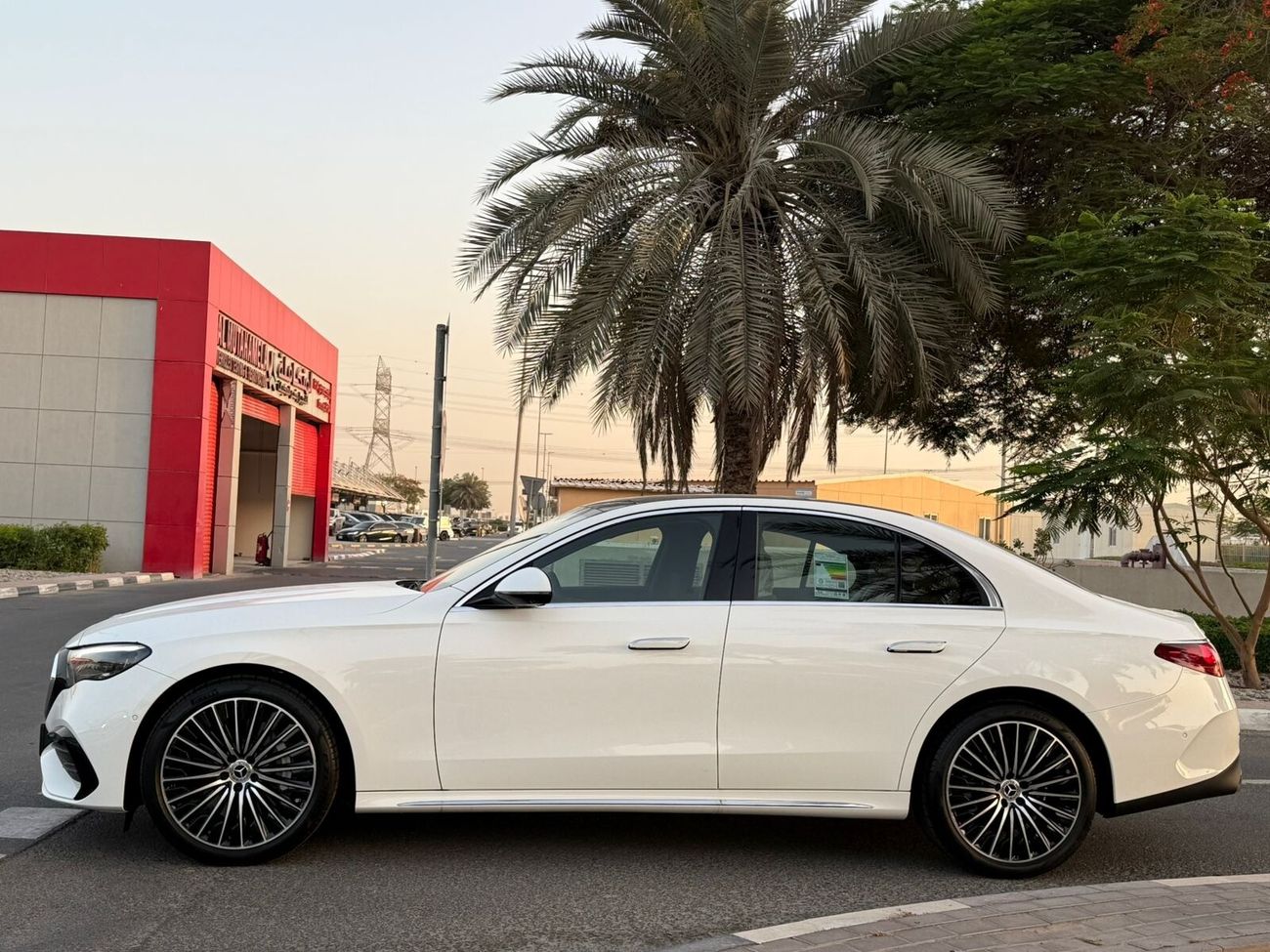 مرسيدس بنز E200 2.0L