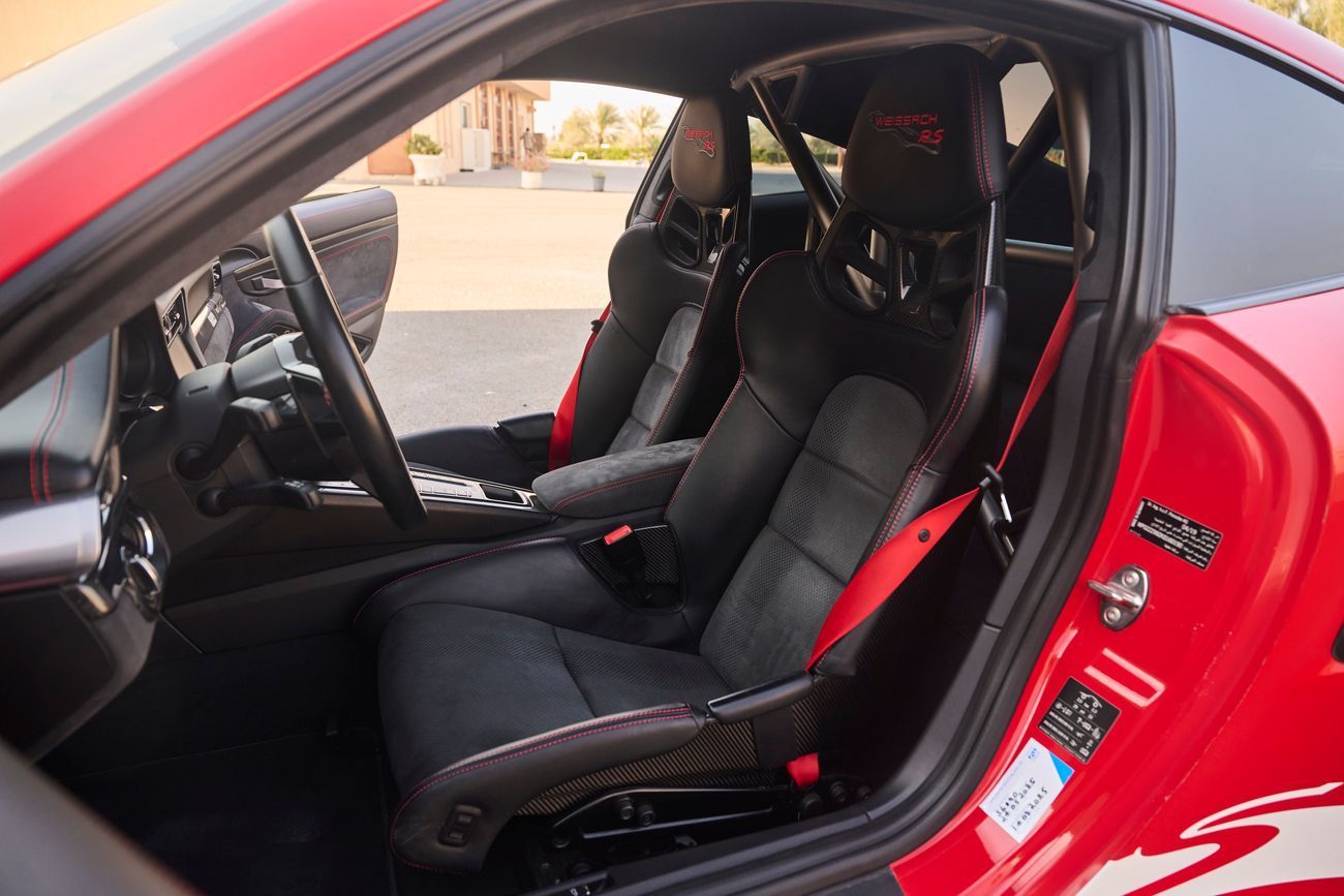 بورش 911 بورشه GT3 RS - Weissach  بورشه 911 GT3 RS مميزة جدًا مع الحزمة النادرة والمطلوبة "Weissach". في الجي