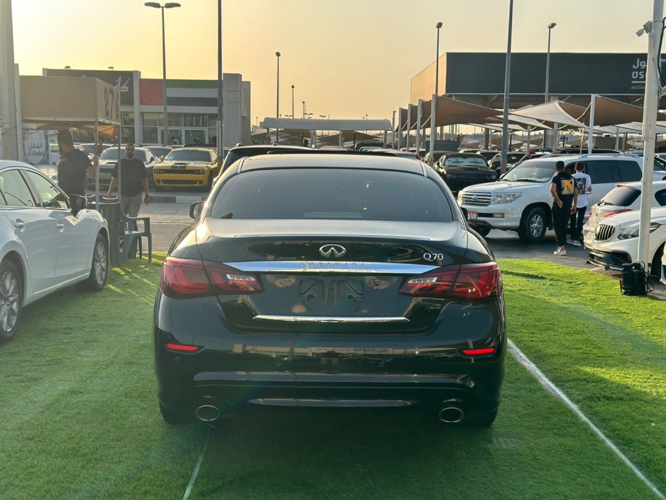 Infiniti Q70 Sports MODEL 2016 GCC CAR PERFECT CONDITION INSIDE AND OUTSIDE FULL OPTION SUN ROOF LEATHER SEATS