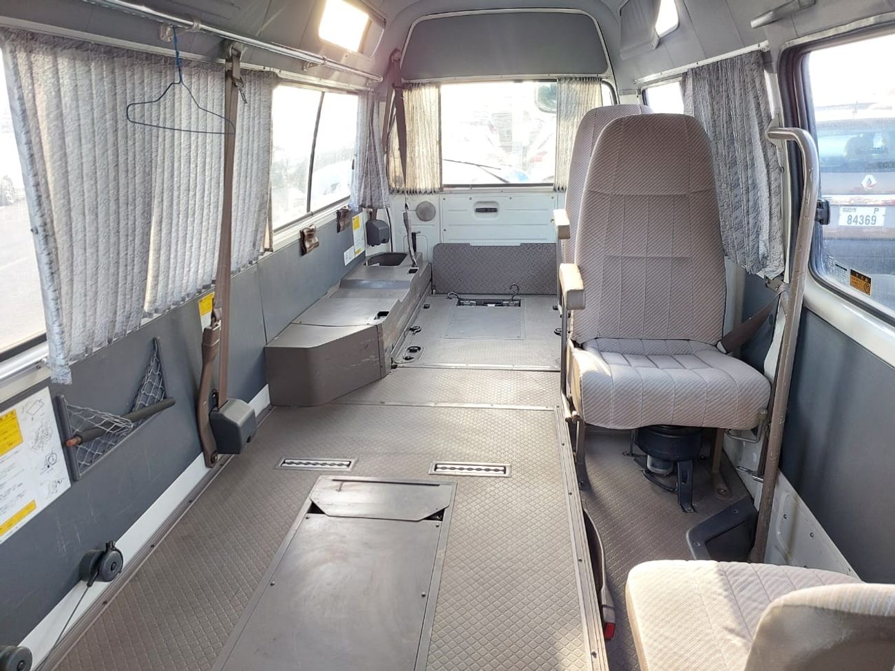 Toyota Hiace TOYOTA HIACE VAN RHD 2000 MODEL 3.0 L DIESEL AUTOMATIC(PM02372)