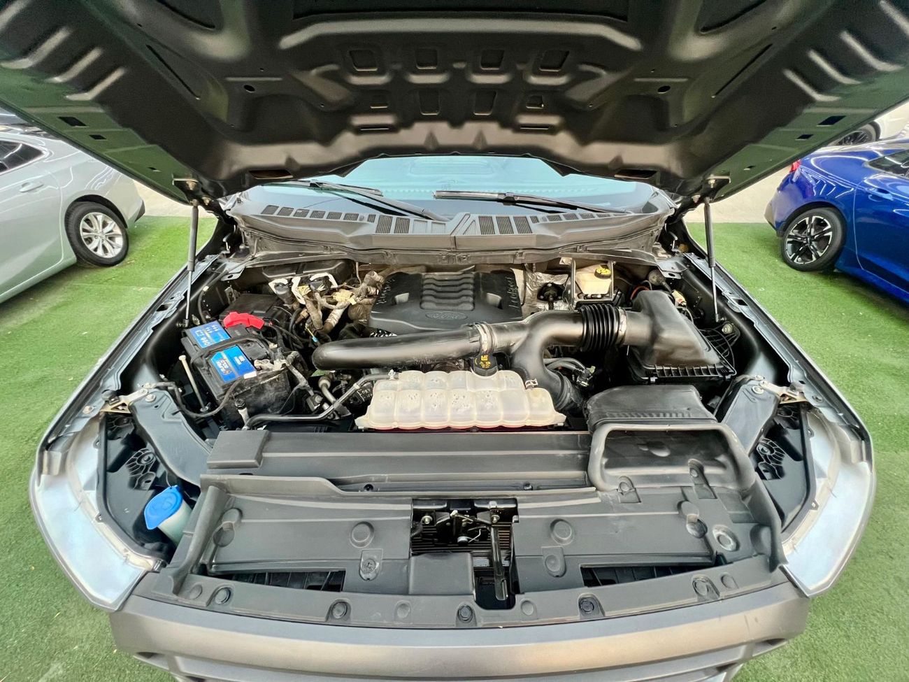 Ford F 150 XLT 3.5L (5 Seater) warranty one year bank financie available