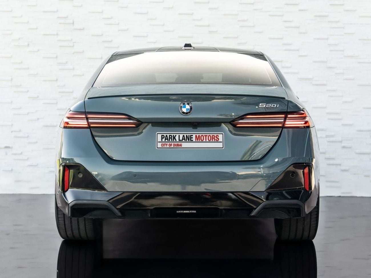 بي أم دبليو 520i M SPORT