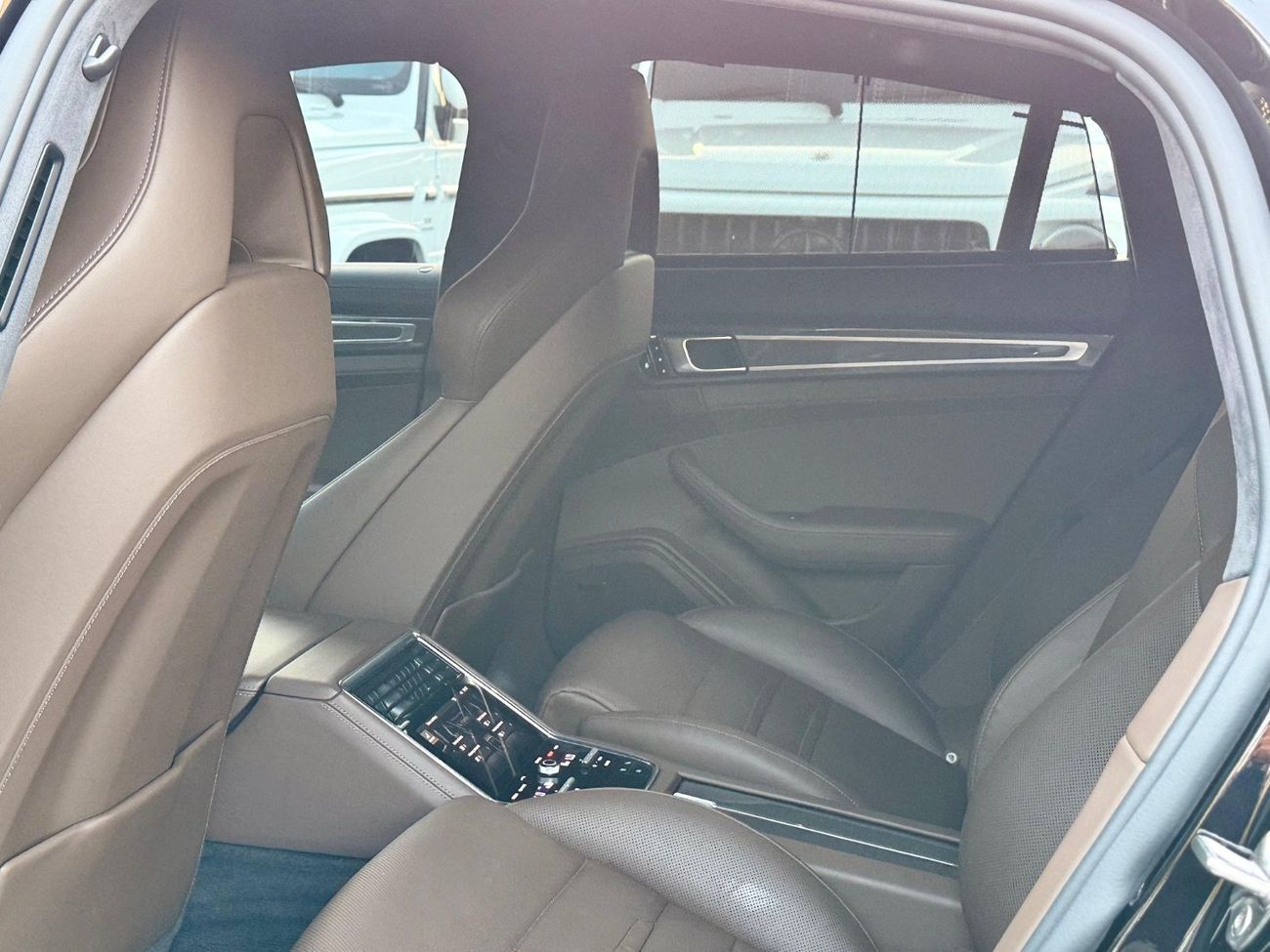 بورش باناميرا Turbo 4.0L AWD