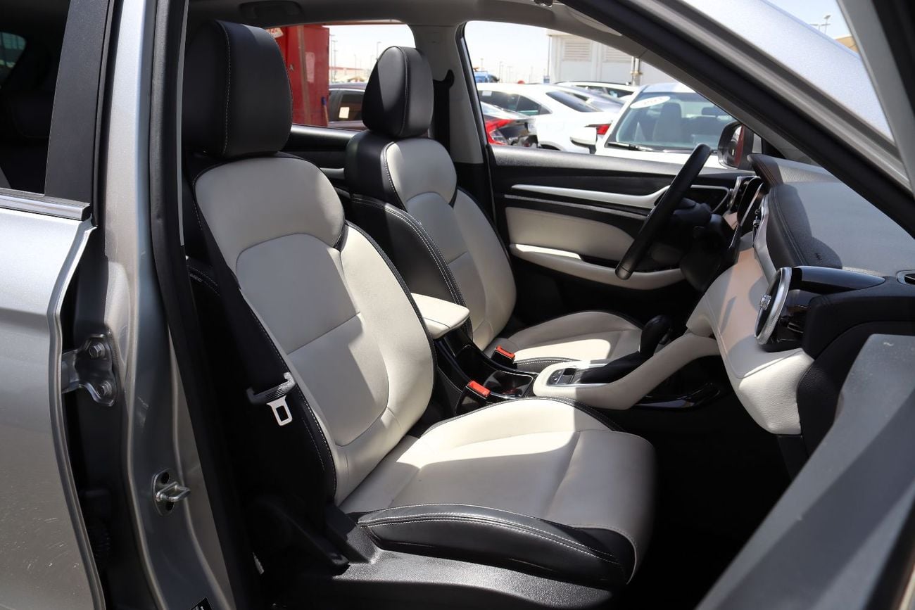 أم جي ZS LUX