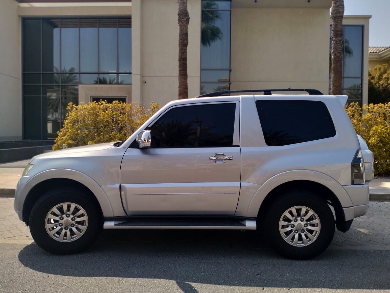 ميتسوبيشي باجيرو GLS Mid 3.0 (3 doors)