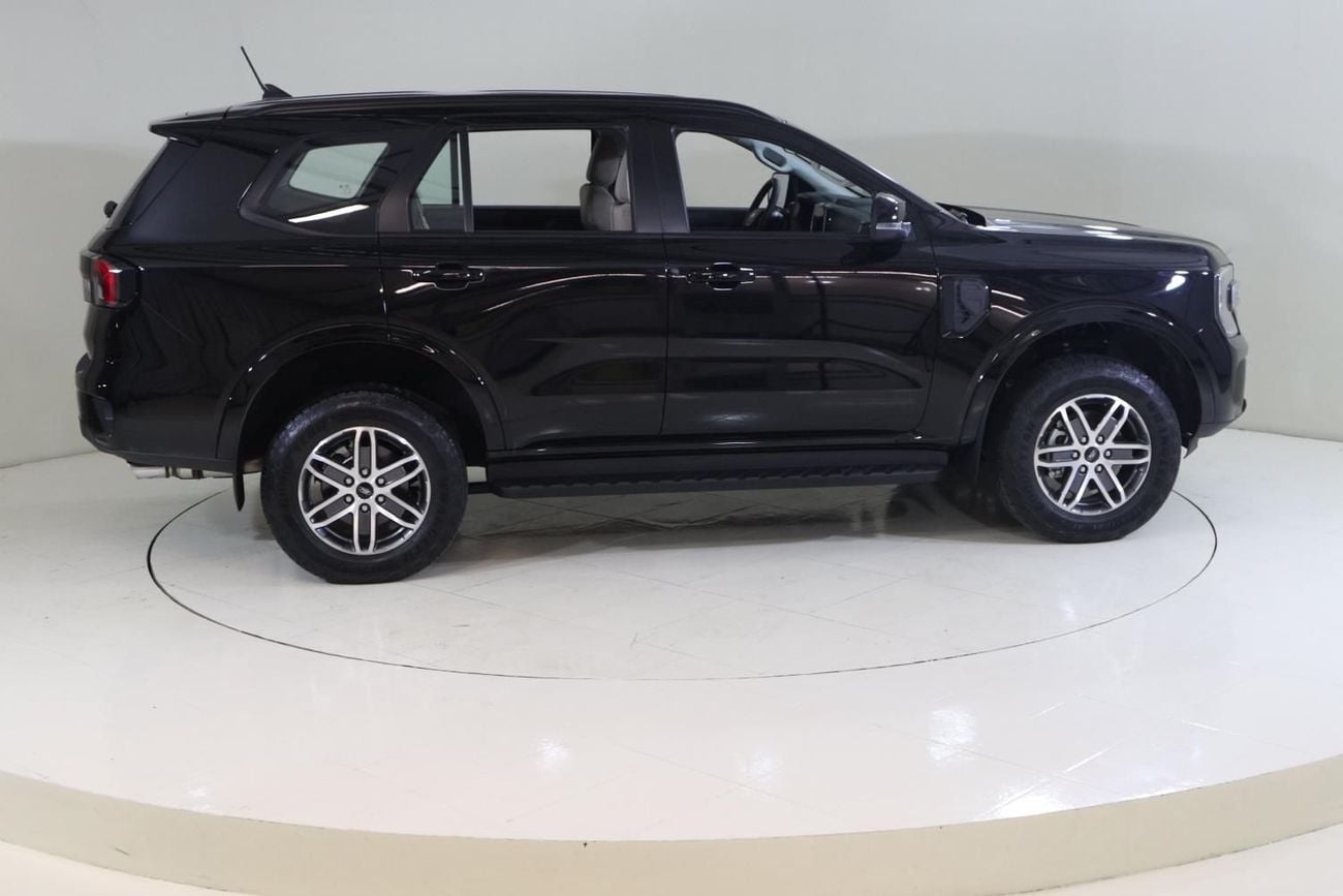 فورد ايفرست XLS / AL TAYER MOTORS AL QOUZ SHOWROOM