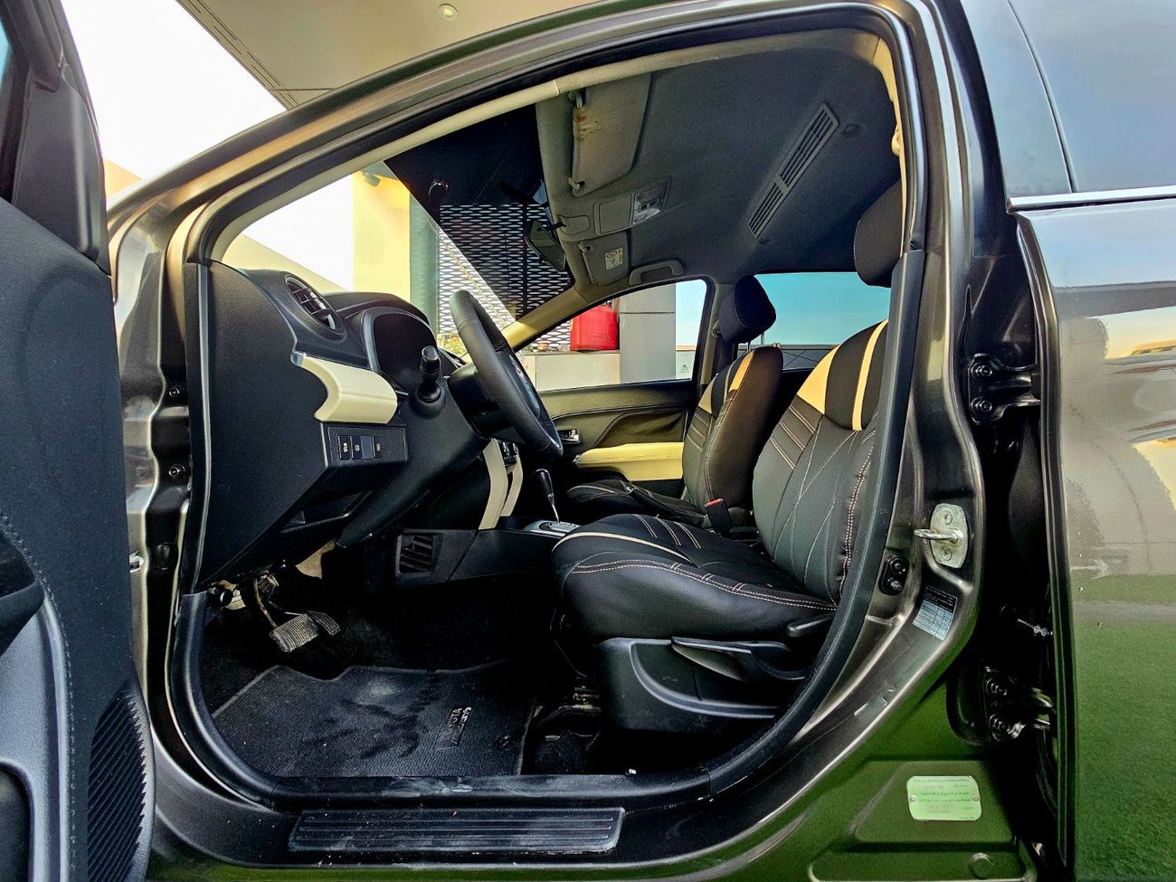 Toyota Rush EX / 1.5 V4/ LEATHER SEATS/ LOW MILEAGE/ EXPORT ONLY