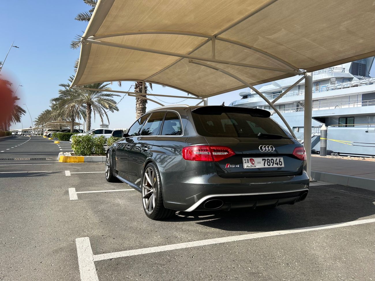 Audi RS4 FSI quattro 4.2L