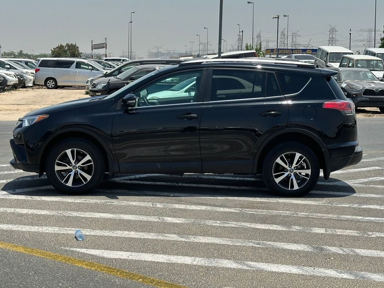 Used Toyota RAV4 VXR 2017 RAV4 xle 4x4 2017 for sale in Dubai - 755777