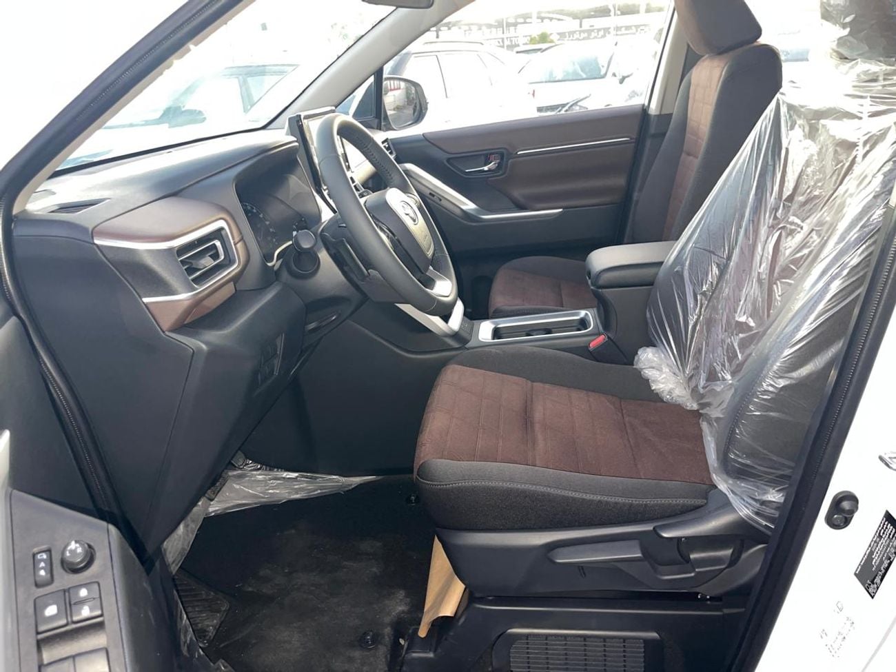 تويوتا إينوفا 2.0L HyCross 8S Hybrid