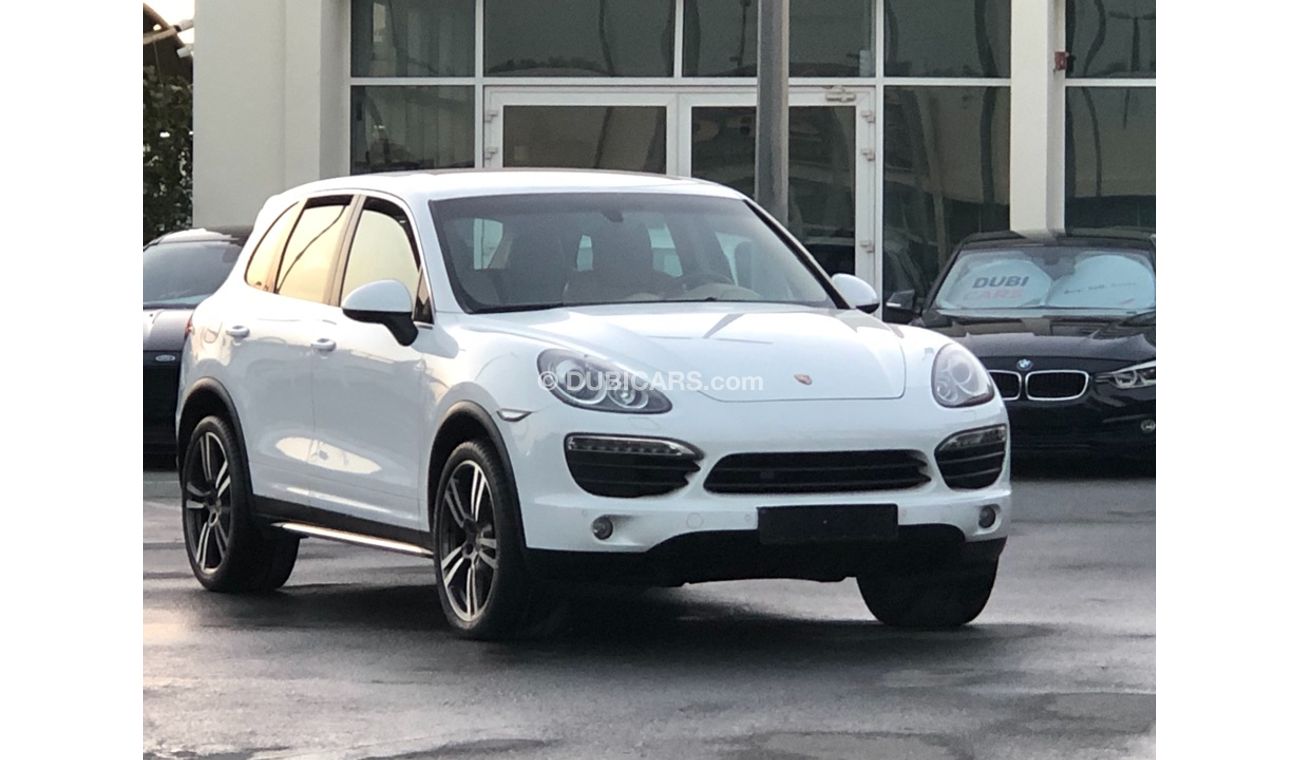 Porsche Cayenne PORSCHE CAYENNE S MODEL 2013  GCC CAR PERFECT CONDITION FULL OPTION PANORAMIC ROOF LEATHER STS BAC