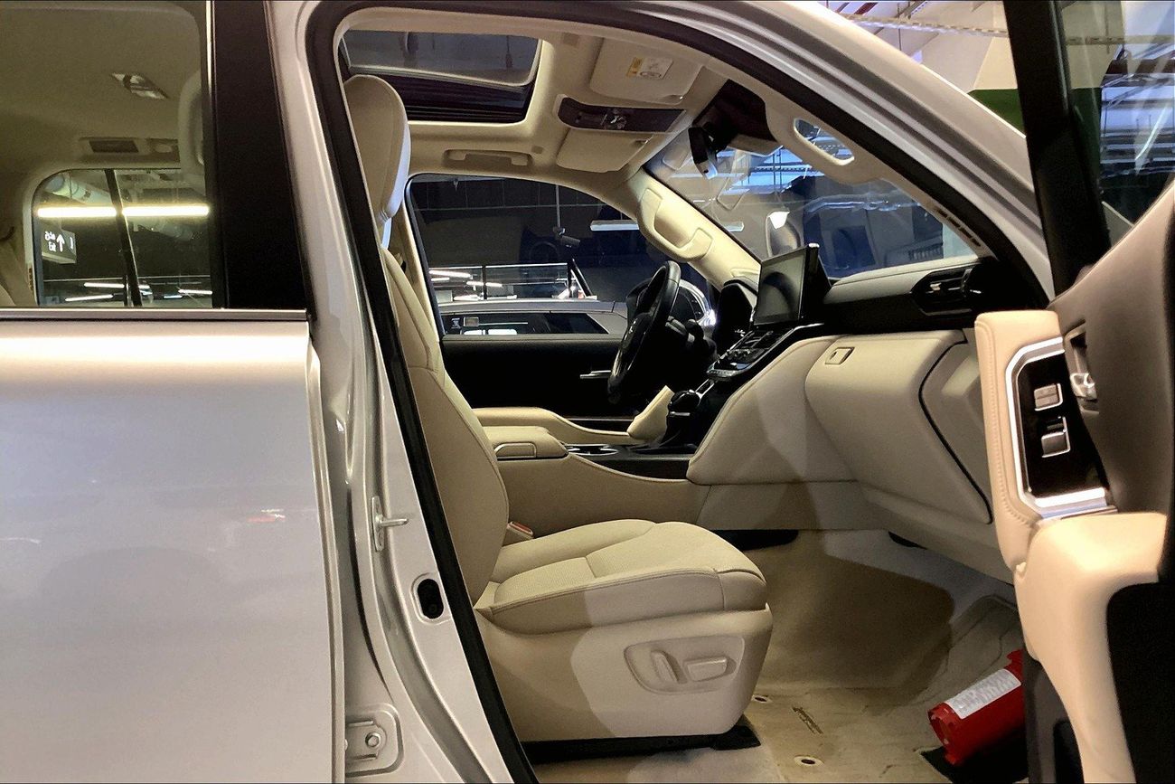 Toyota Land Cruiser VXR | National Day Celebration | Guaranteed Warranty | 0 Down Payment