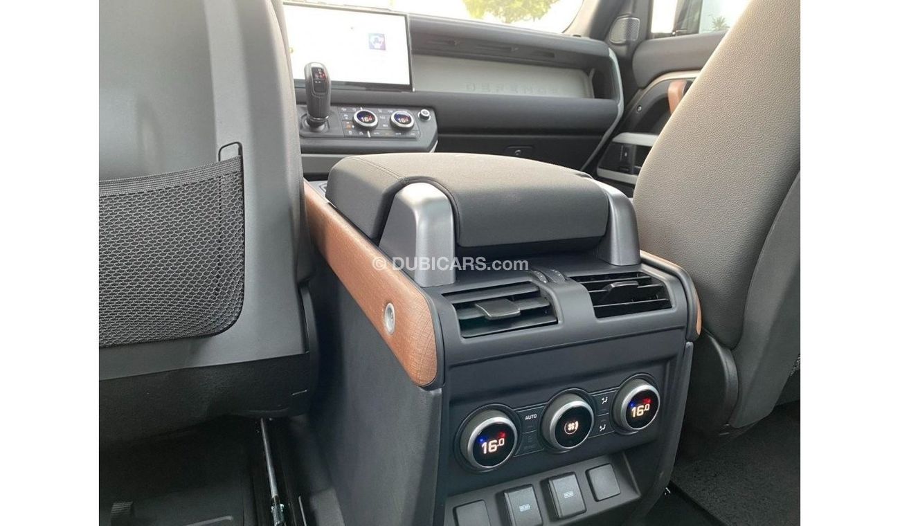 Land Rover Defender GCC SPE C UNDER WARRANTY AND SERVICE